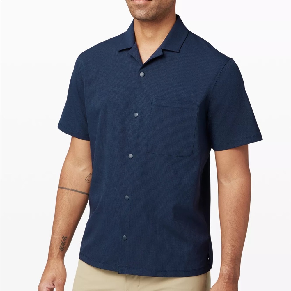 Lululemon Men’s Airing Easy Camp Collar SS Snap Front Tech Shirt Navy S M